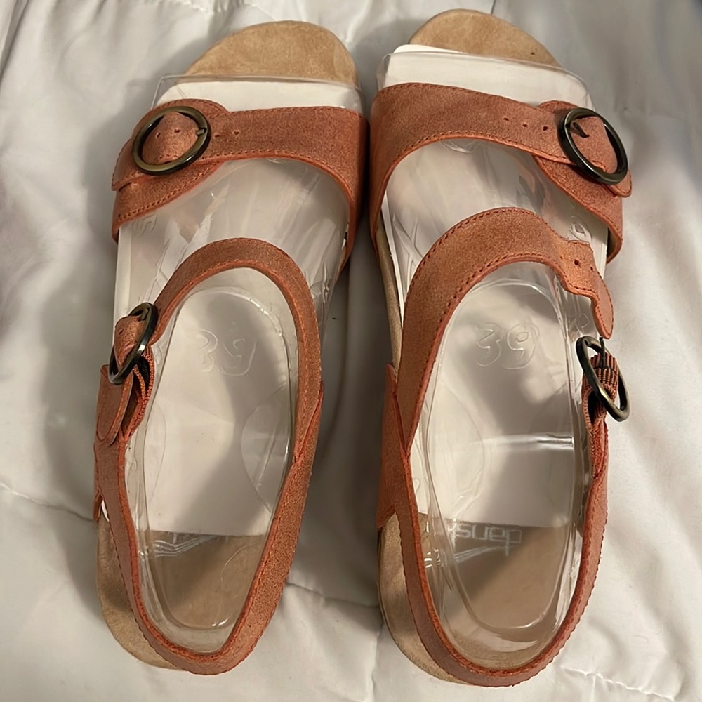Dansko size 39 womens sandals orange new, never used, no tags